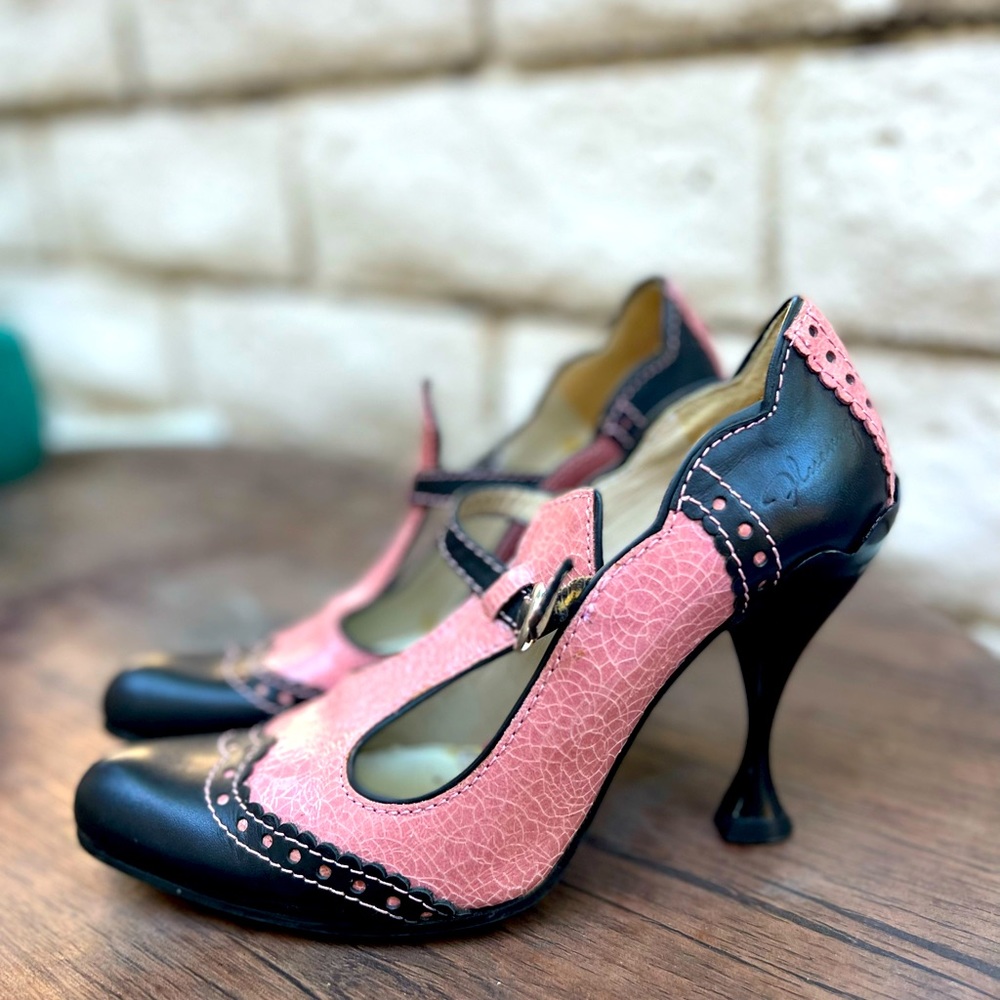 John Fluevog “Harlow” pink crackle and black spectator heels . Size 9
